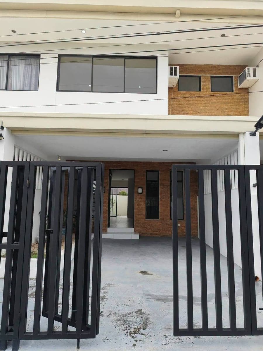 🏡 FOR RENT – Brand New Semi-Furnished House & Lot - photo 1