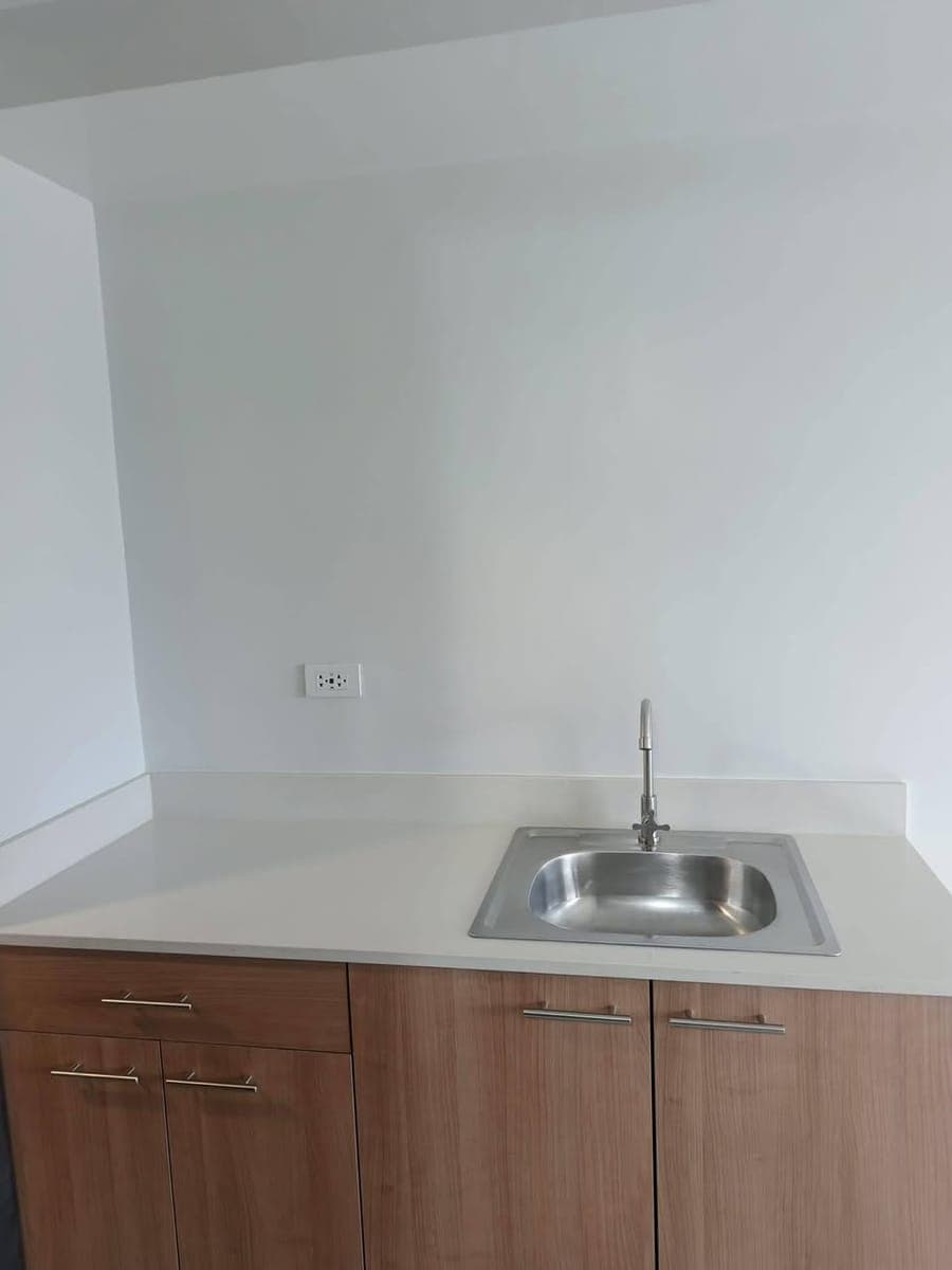 FOR RENT CASAMIRA TOWER GUADALUPE - photo 2