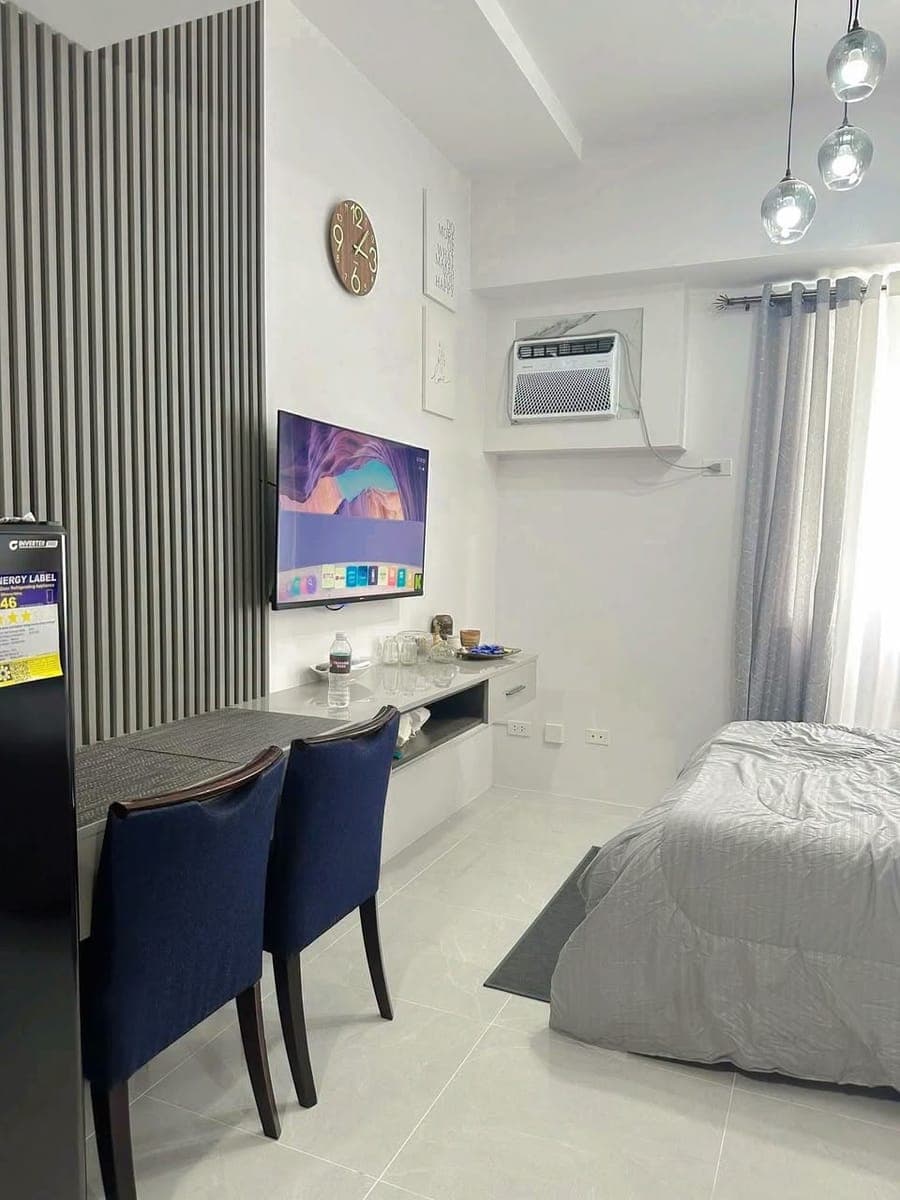 Studio Unit for Rent at Casa Mira Towers Mandaue– ₱18,000/month (Condo Dues Included) 1month advance 1month deposit only - photo 4