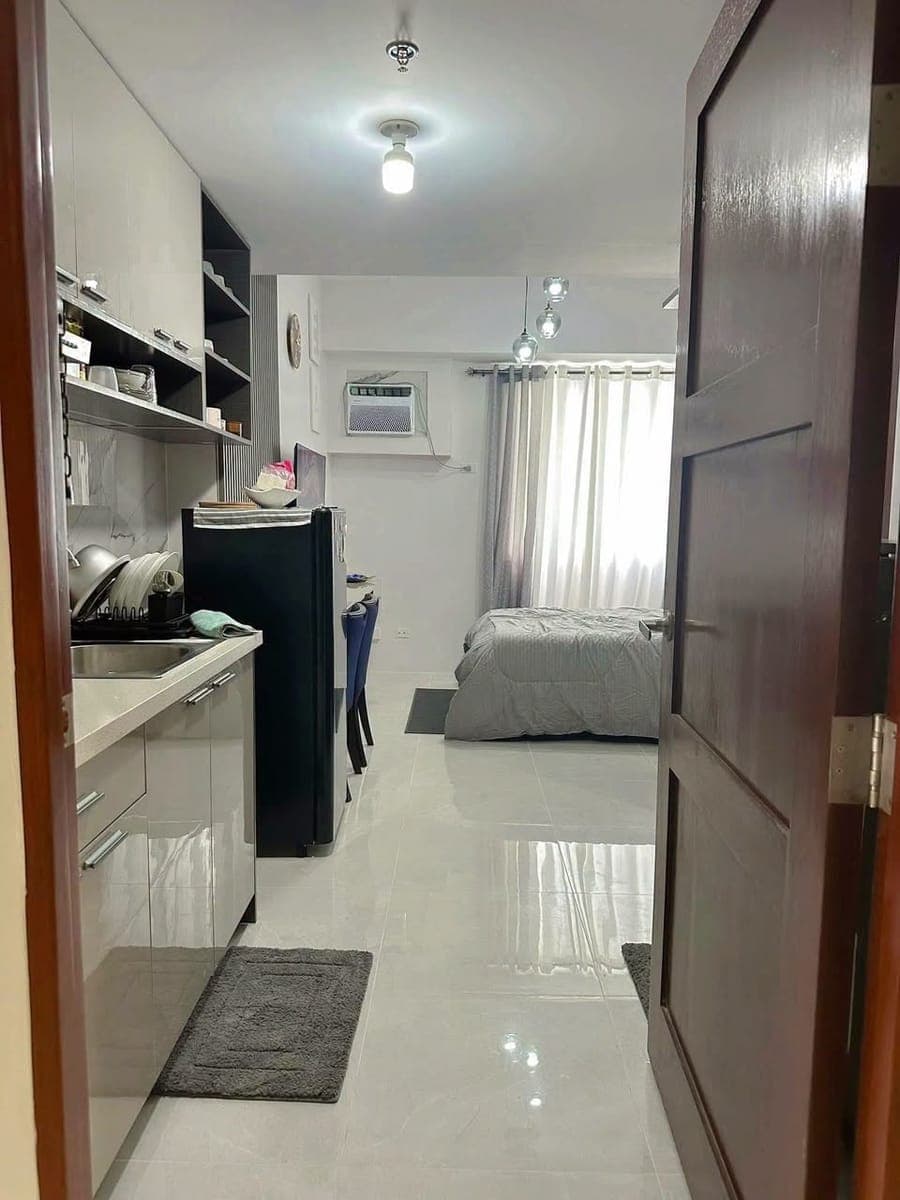 Studio Unit for Rent at Casa Mira Towers Mandaue– ₱18,000/month (Condo Dues Included) 1month advance 1month deposit only - photo 5