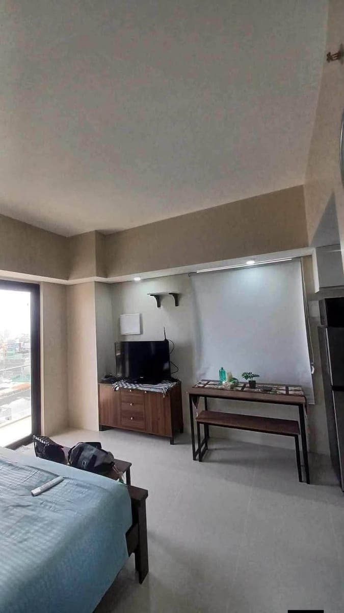 🏙️ 𝐅𝐎𝐑 𝐑𝐄𝐍𝐓| CORNER STUDIO UNIT WITH BALCONY - photo 1