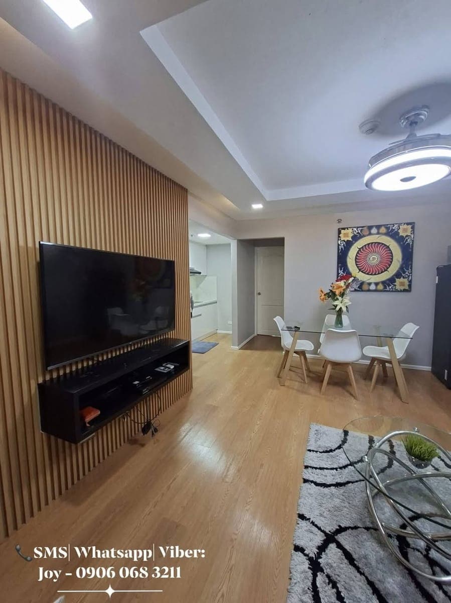 FOR RENT: 2 BEDROOMS CONDO UNIT WITH PARKING SPACE ACROSS IL CORSO MALL - photo 2