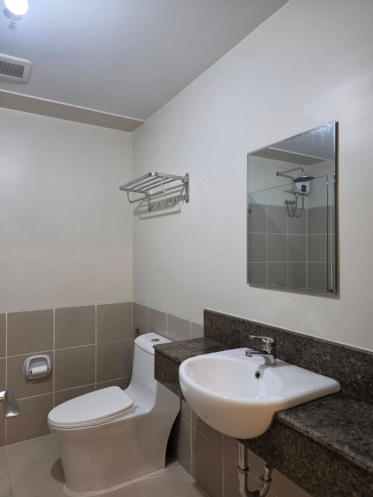 𝗡𝗘𝗪 𝗛𝗢𝗨𝗦𝗘 𝗙𝗢𝗥 𝗥𝗘𝗡𝗧 - photo 1