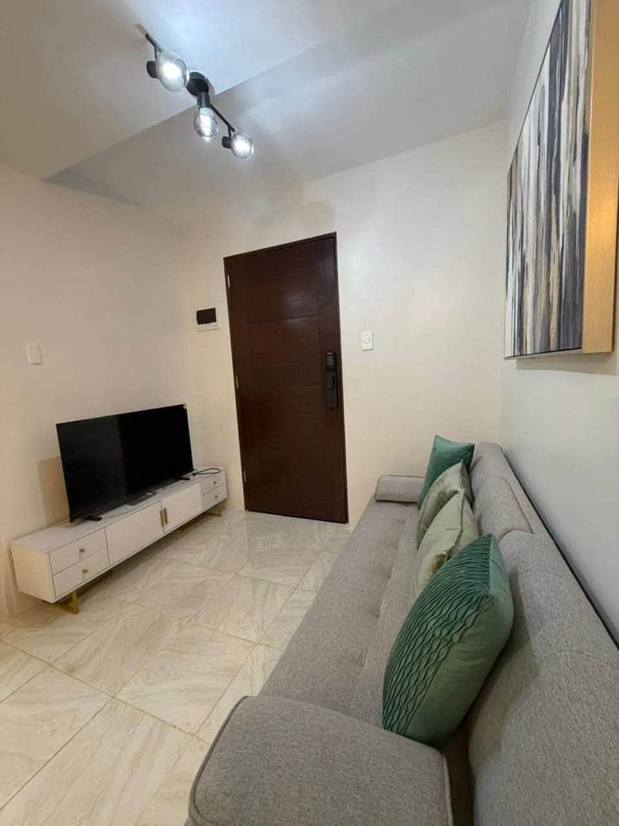 🏡 2-Bedroom Fully Furnished Condo for Rent - photo 2