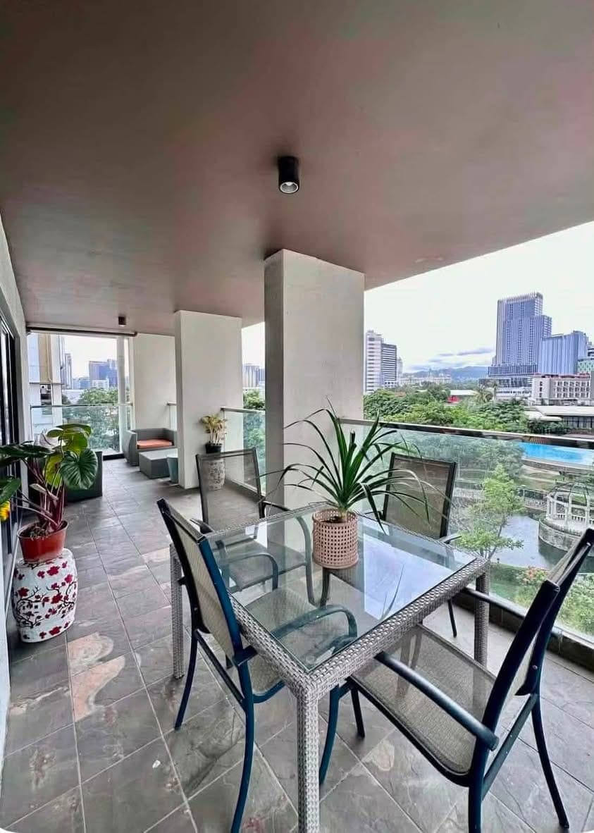 2 BR with Balcony walking distance to Cebu IT Park Available For Rent✨ - photo 1