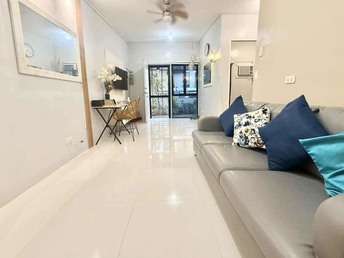 🏡 FOR RENT OR FOR SALE | BEAUTIFULLY RENOVATED BUNGALOW - photo 2