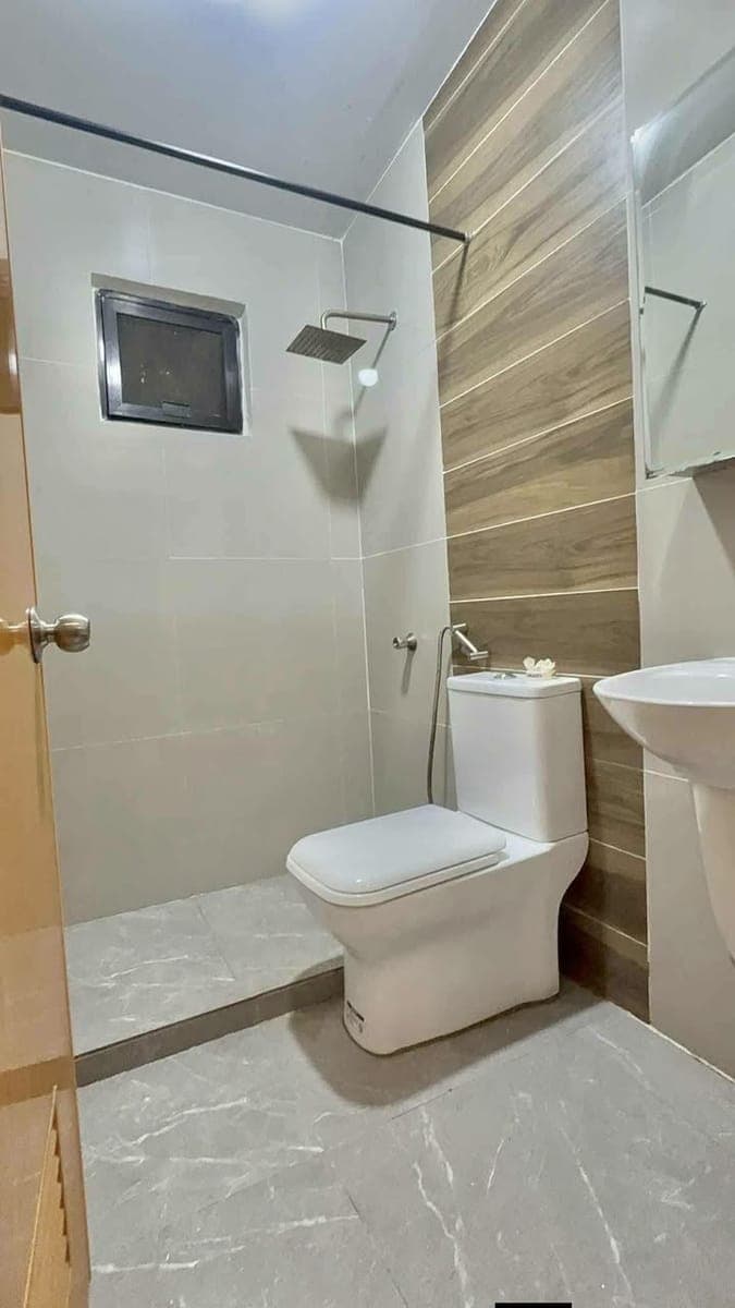 🏡 FOR RENT OR FOR SALE | BEAUTIFULLY RENOVATED BUNGALOW - photo 3