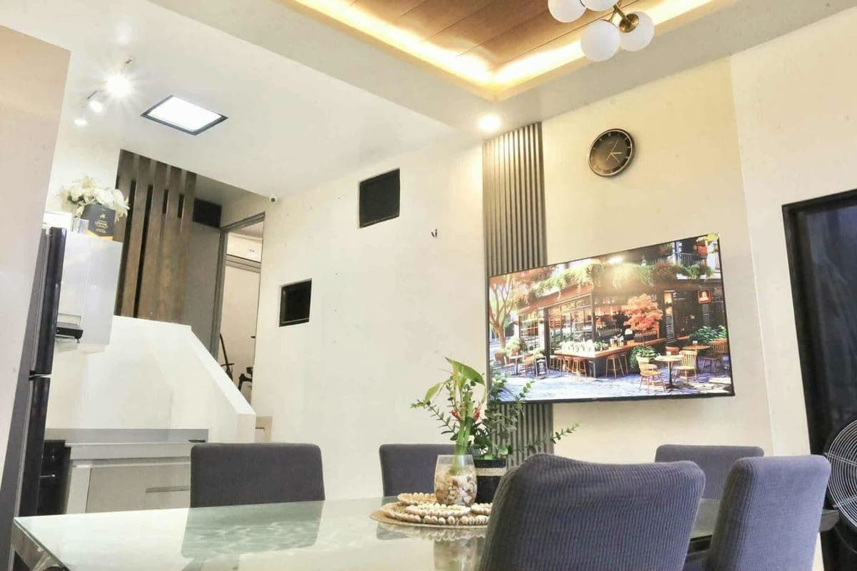 🏡 FOR RENT OR FOR SALE | BEAUTIFULLY RENOVATED BUNGALOW - photo 4