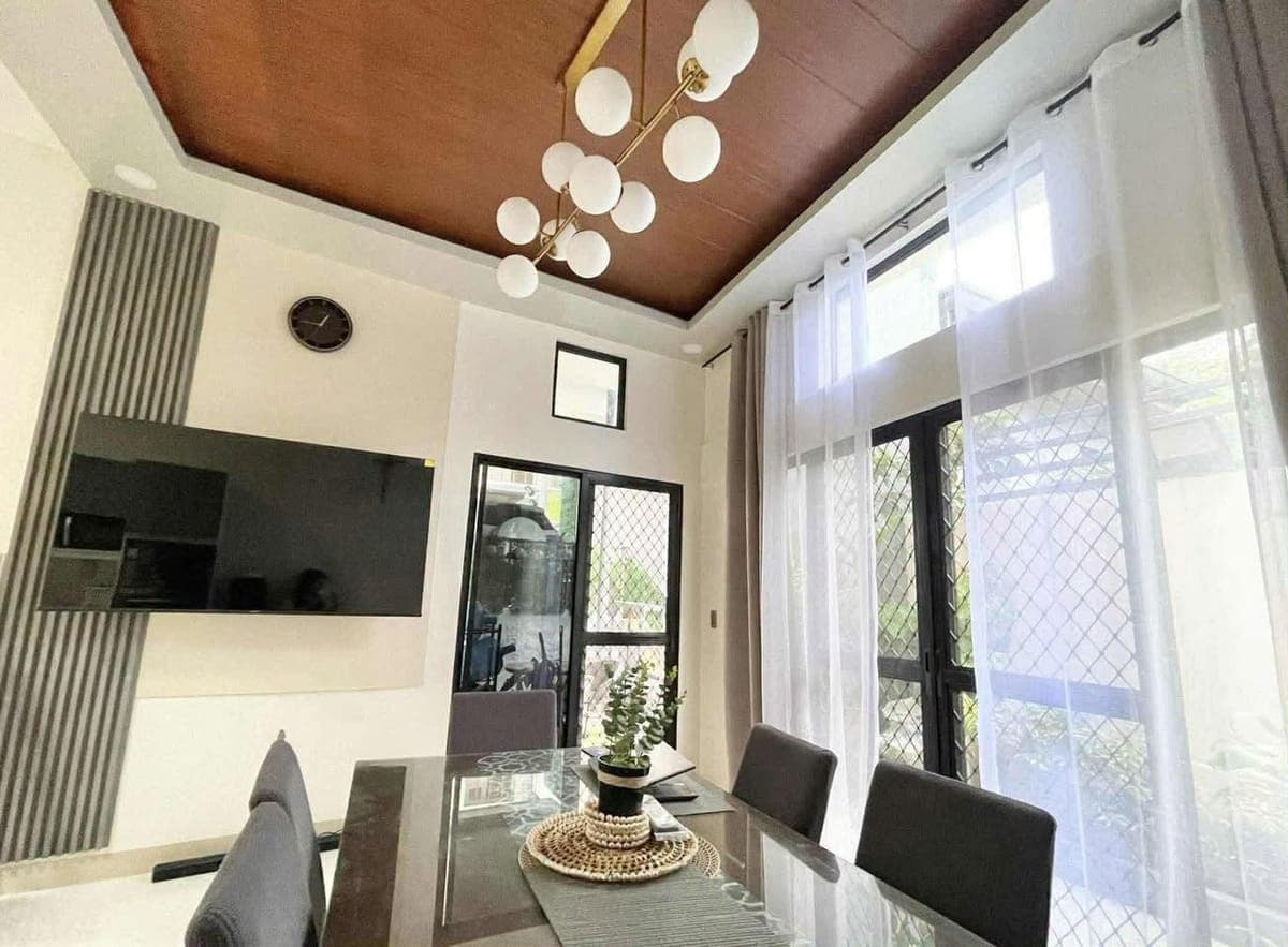 🏡 FOR RENT OR FOR SALE | BEAUTIFULLY RENOVATED BUNGALOW - photo 5
