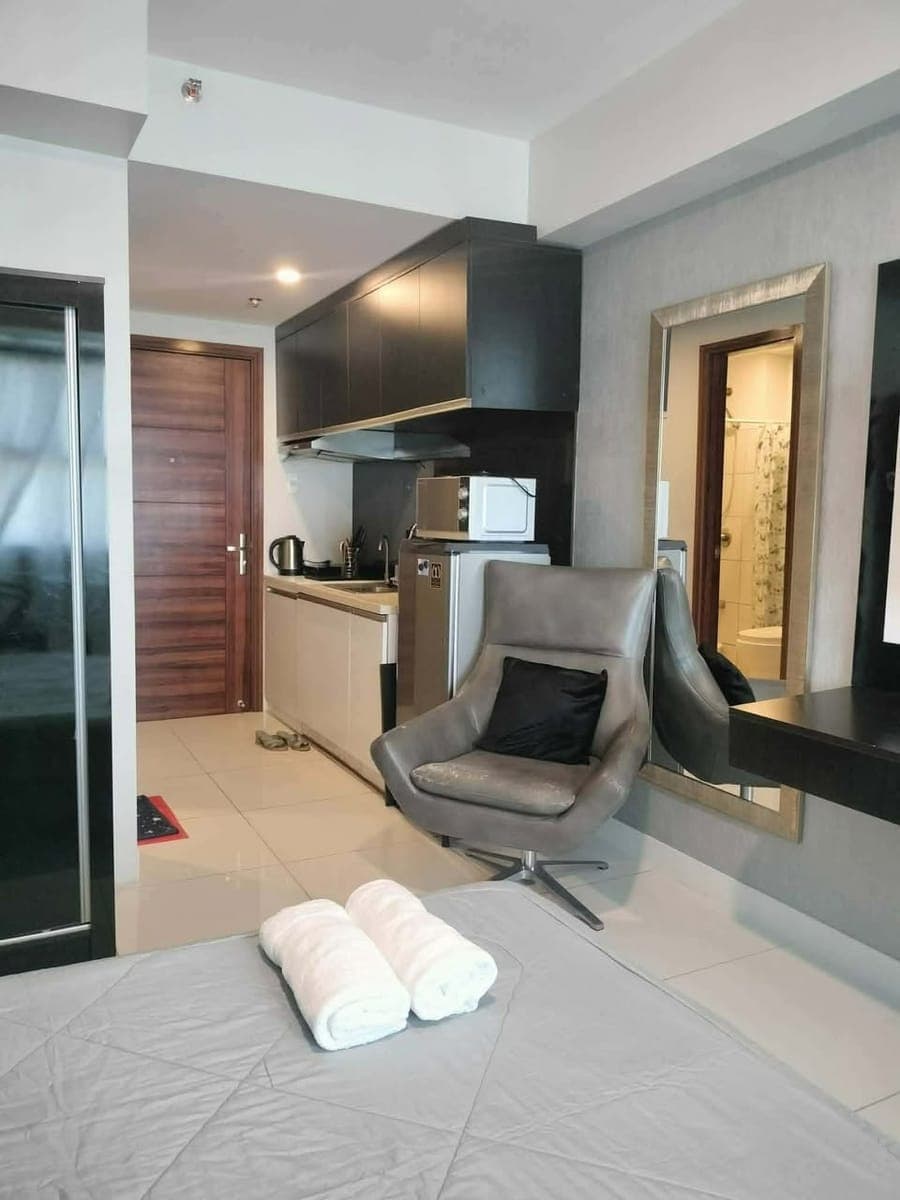 STUDIO CONDO UNIT FOR RENT - photo 3
