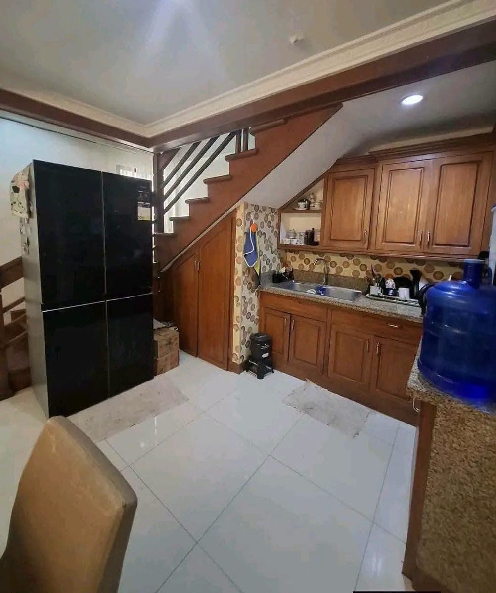 🏡 **FOR RENT – 3-Storey Townhouse** - photo 3