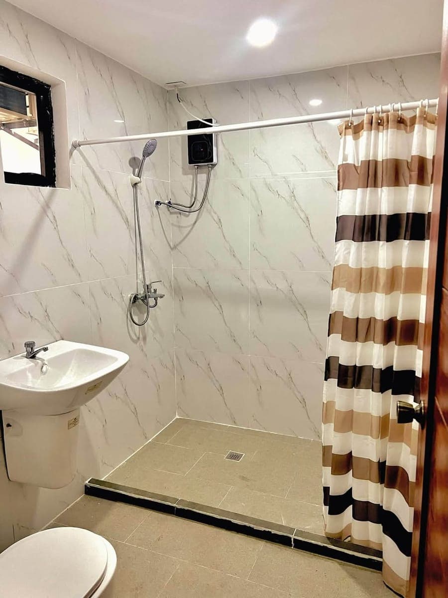 📌 FOR RENT 𝟑-𝐒𝐭𝐨𝐫𝐞𝐲 𝐓𝐨𝐰𝐧𝐡𝐨𝐮𝐬𝐞 𝐟𝐨𝐫 𝐑𝐞𝐧𝐭 – 𝐌𝐚𝐡𝐨𝐠𝐚𝐧𝐲 𝐇𝐨𝐦𝐞𝐬, 𝐋𝐚𝐡... - photo 5
