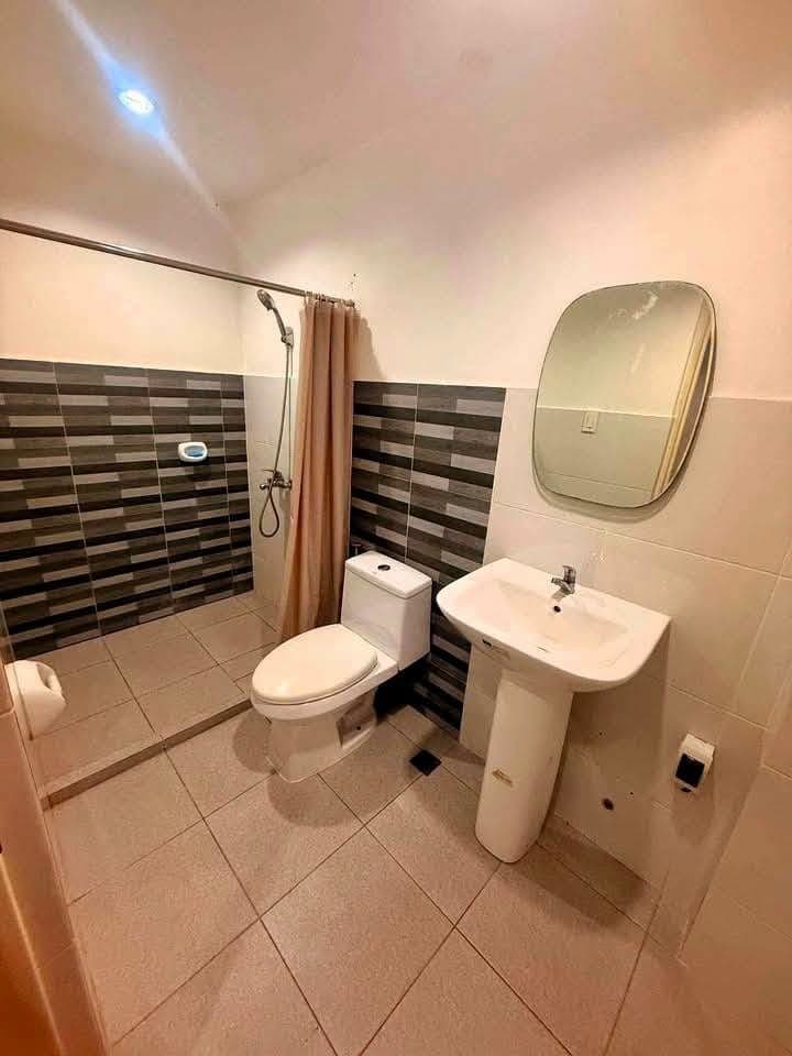 FOR RENT | SPACIOUS 2-STOREY APARTMENT UNIT - photo 5