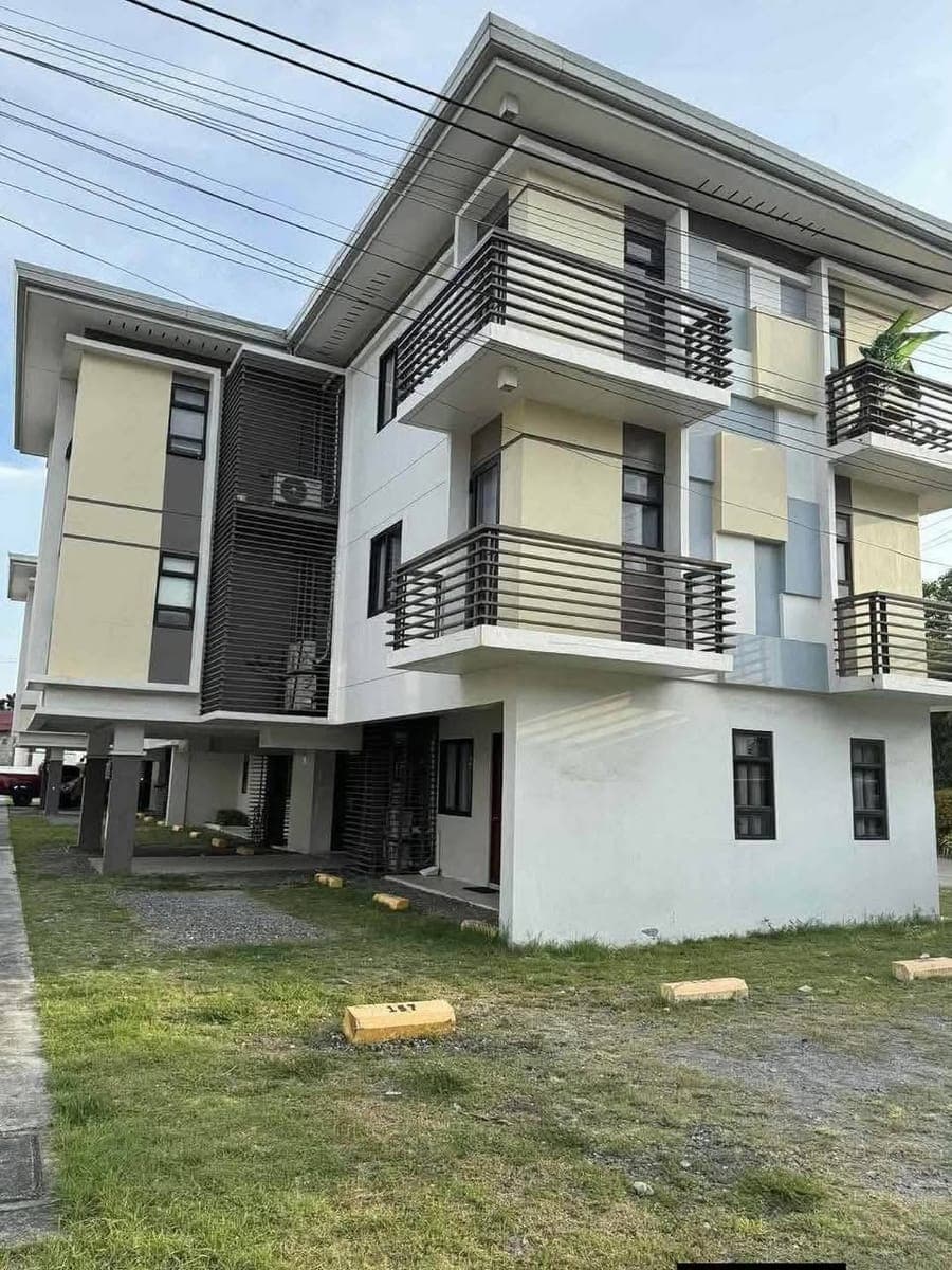 ✨ FOR RENT: 1-Bedroom Unit with Parking ✨ - photo 1