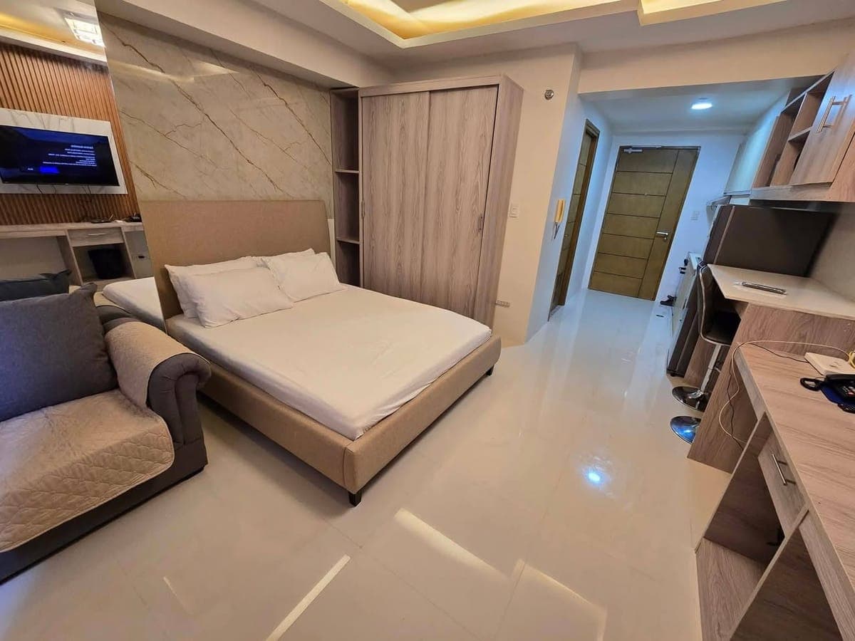 FOR RENT: Fully Furnished Studio Unit – Taft East Gate - photo 1