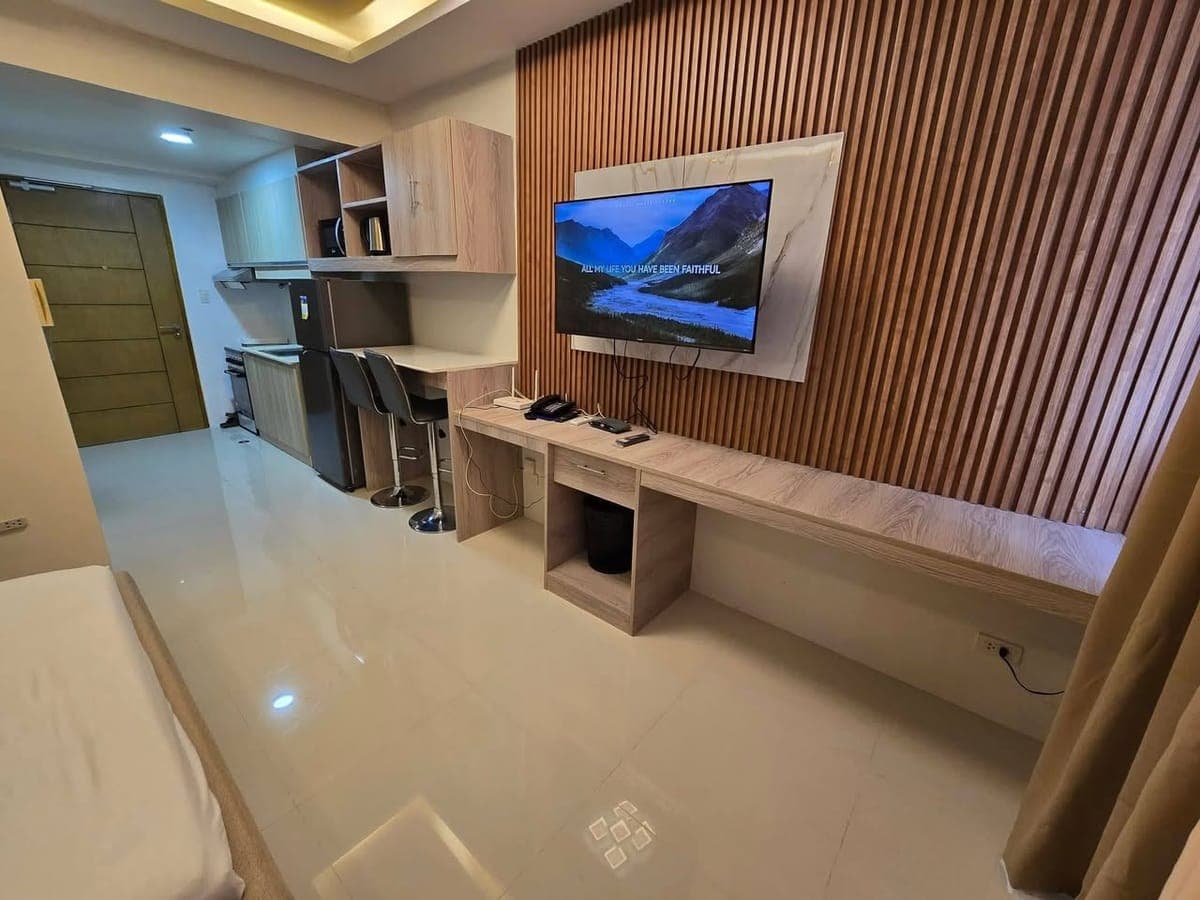 FOR RENT: Fully Furnished Studio Unit – Taft East Gate - photo 3