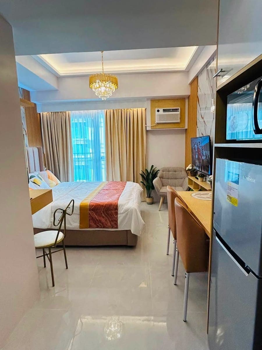 FOR RENT CASA MIRA TOWERS MANDAUE with balcony  9th floor - photo 2