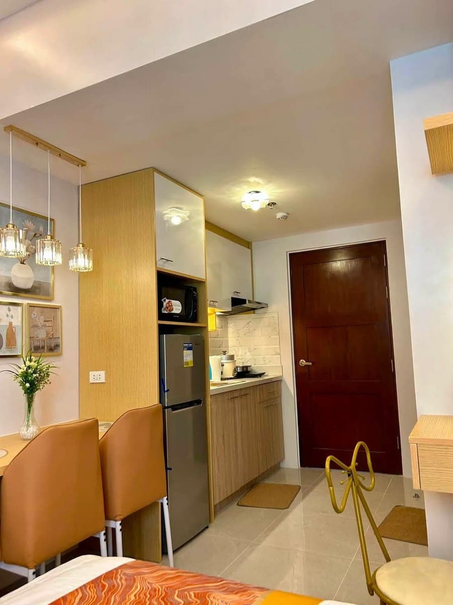 FOR RENT CASA MIRA TOWERS MANDAUE with balcony  9th floor - photo 4