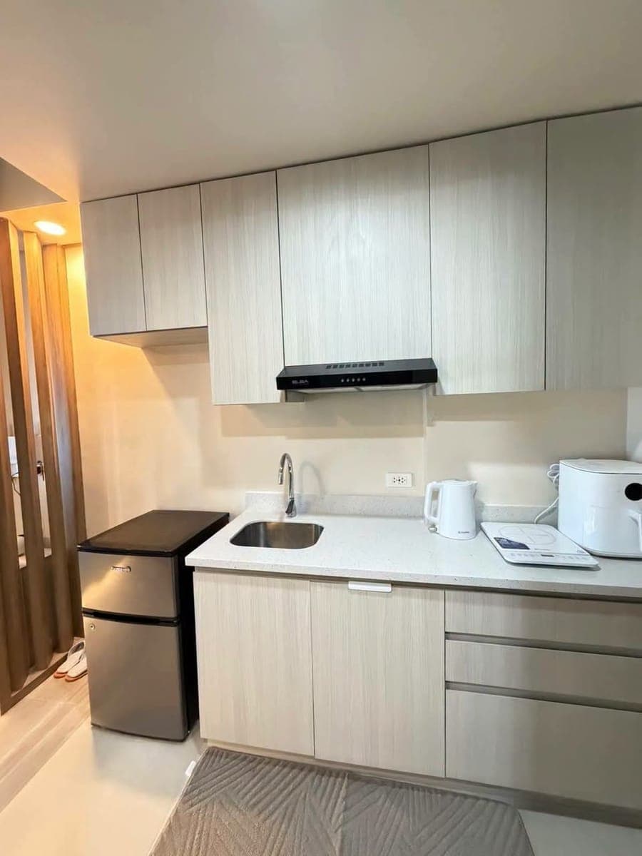 🏠 FOR RENT: NEWLY TURNED OVER FULLY-FURNISHED UNIT W/ BALCONY! 😍 - photo 3