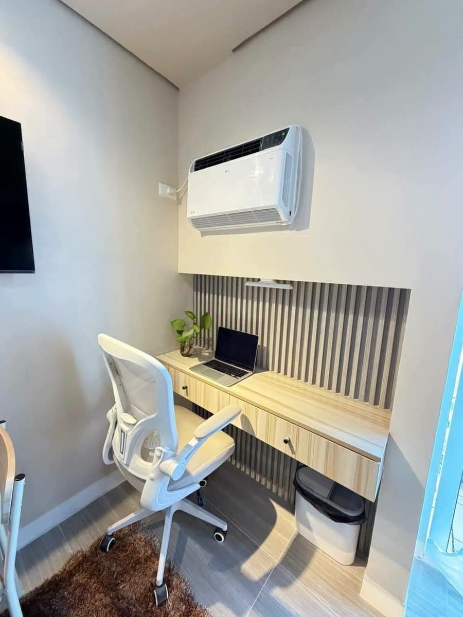 🏠 FOR RENT: NEWLY TURNED OVER FULLY-FURNISHED UNIT W/ BALCONY! 😍 - photo 5