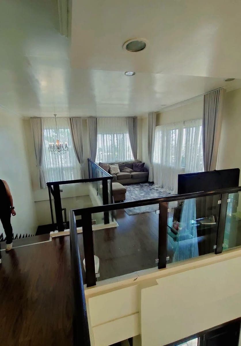 🏡 FOR RENT | EXECUTIVE FAMILY HOME IN VISTA GRANDE - photo 5