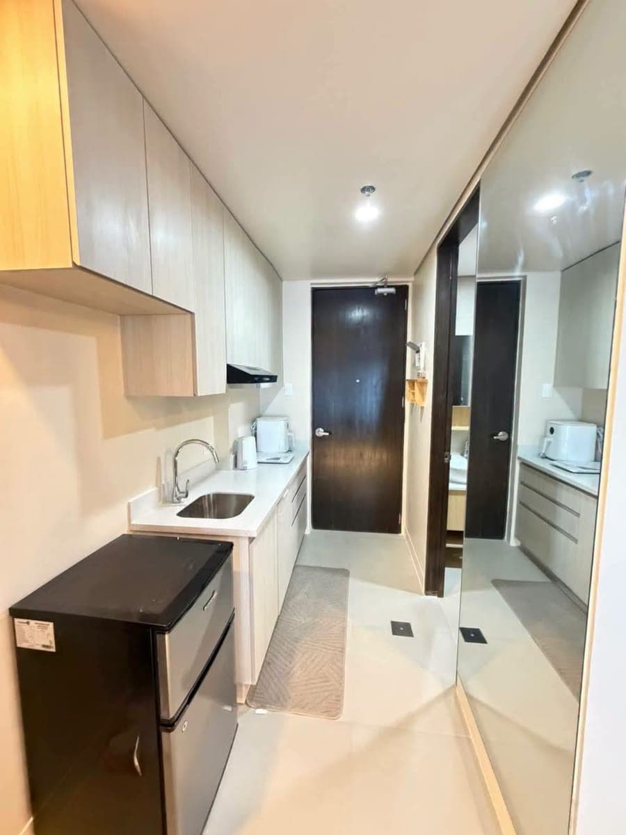 Brand New Studio with balcony for Rent at One Astra Place - photo 2