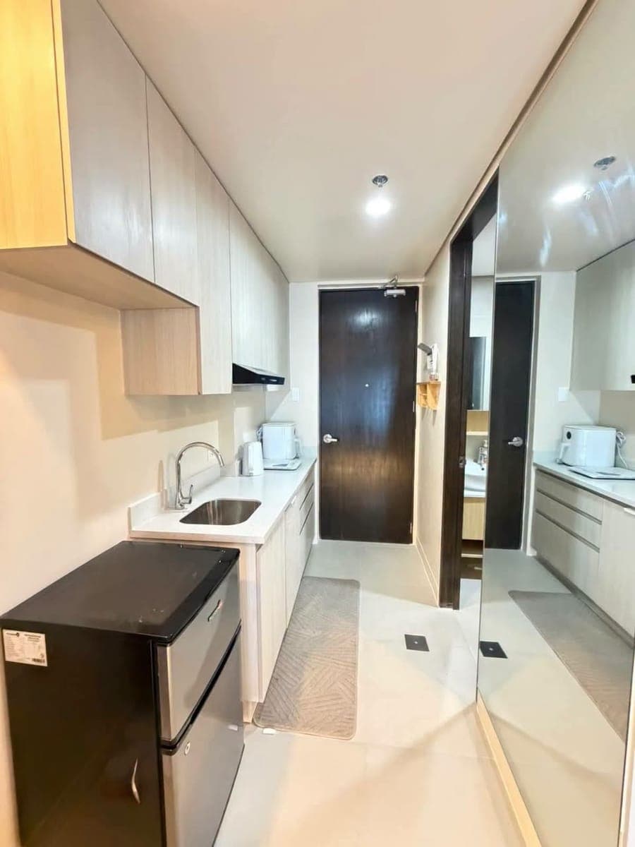 Brand New Studio with balcony for Rent at One Astra Place - photo 5