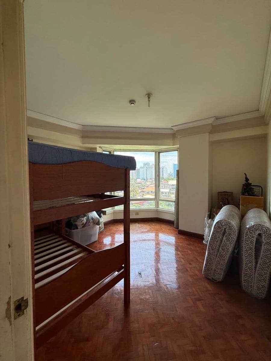 FOR RENT | PARK TOWER - photo 5