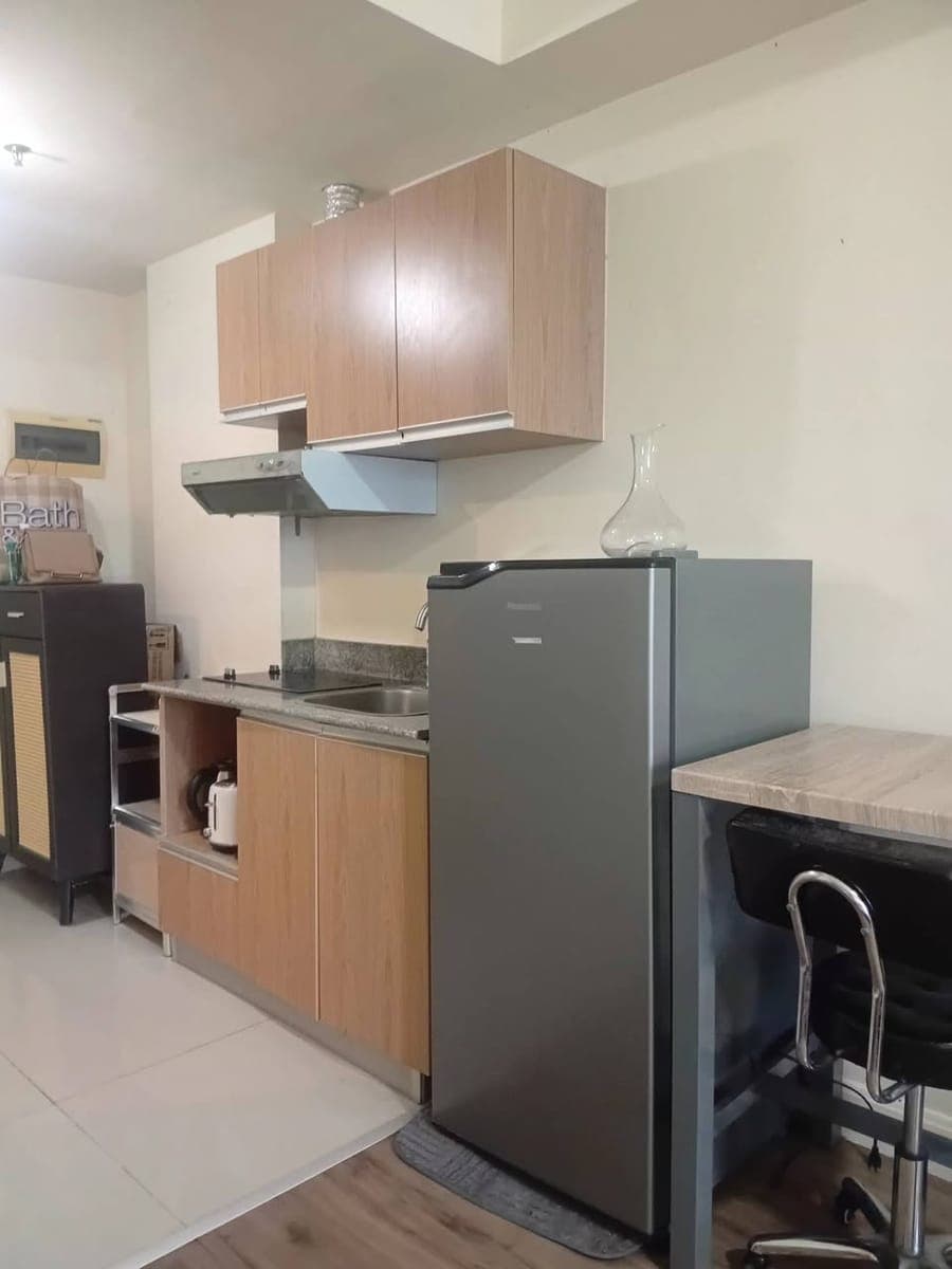 Grand Residences Studio with Balcony For Rent! - photo 4