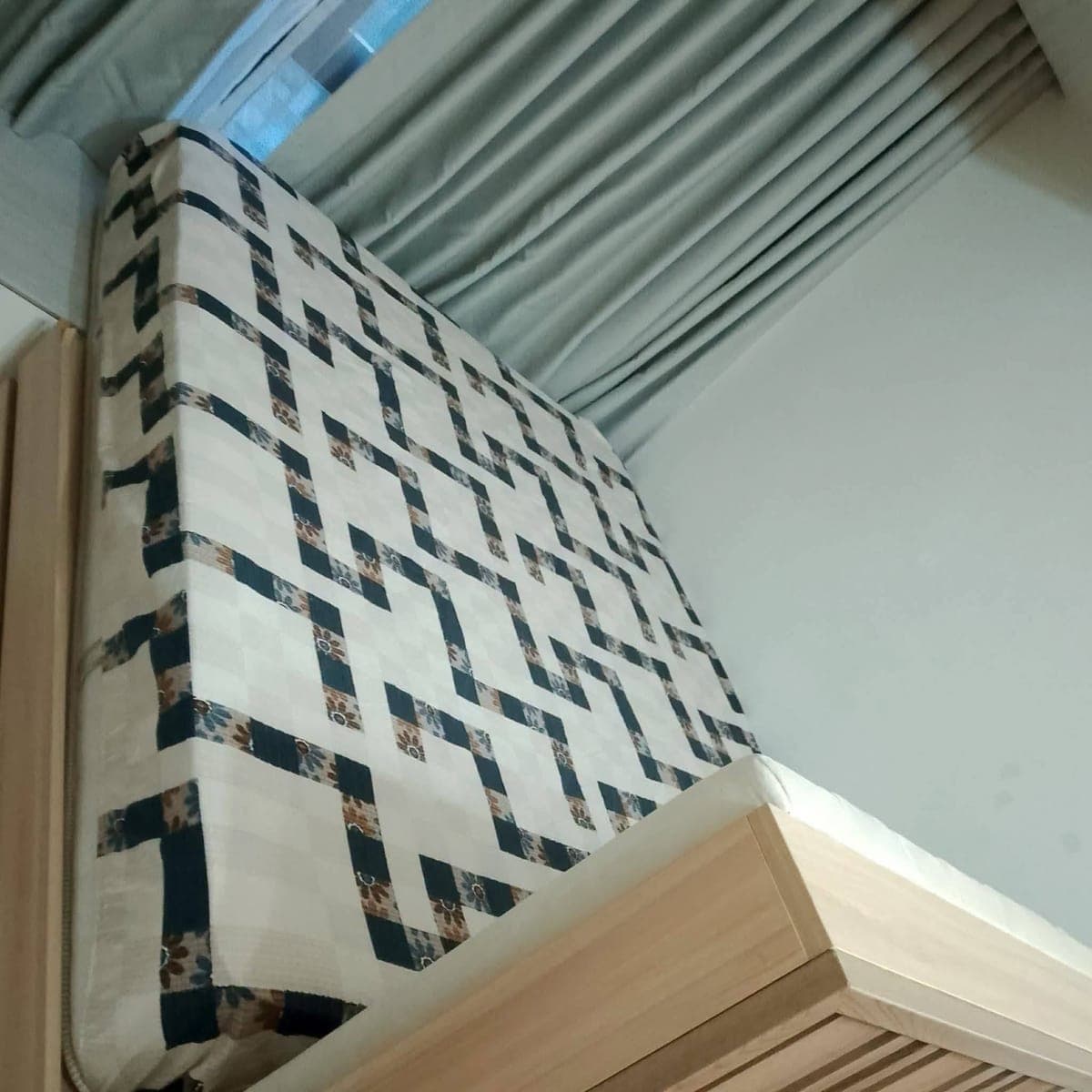 Studio Unit for Rent at Mandani Bay – ₱28,000/month (Condo Dues Included) - photo 4