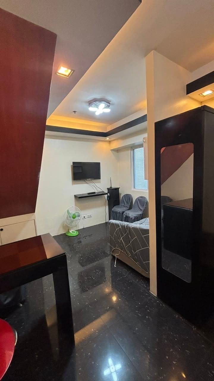 ✅FOR Rent Condo in Q.C FULLY FURNISH with -1BR //𝟰𝟱 𝘀𝗾𝗺  𝗡𝗘𝗚𝗢𝗧𝗜𝗔𝗕𝗟𝗘 - photo 1