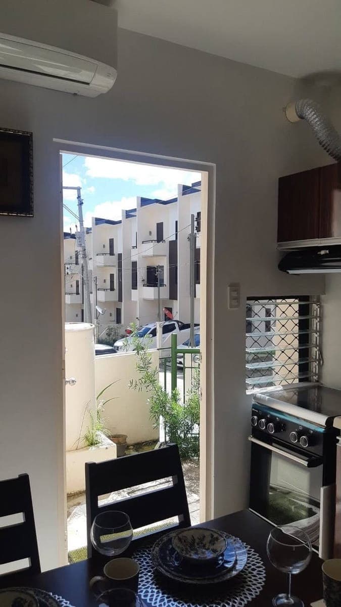 👉Furnished 2 Storey Townhouse For Rent in Capitol Site Lahug Cebu City - photo 1