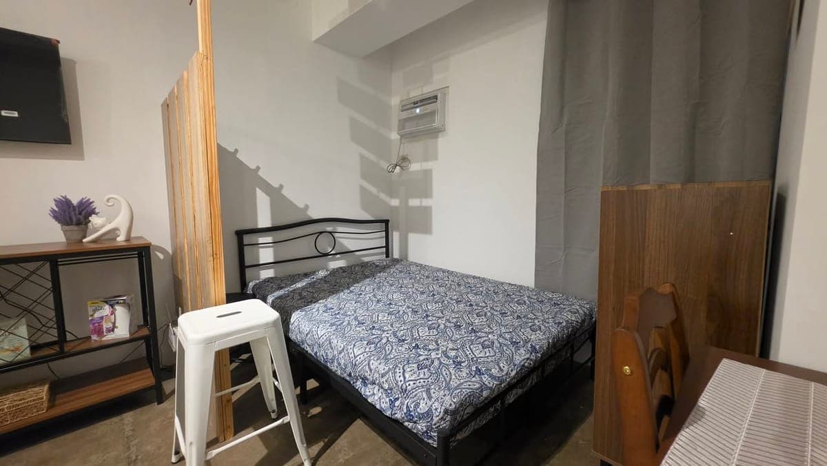 # FOR RENT – Fully Furnished Studio Retreat in the Heart of the City – Move-In Ready! 🏠✨ - photo 3