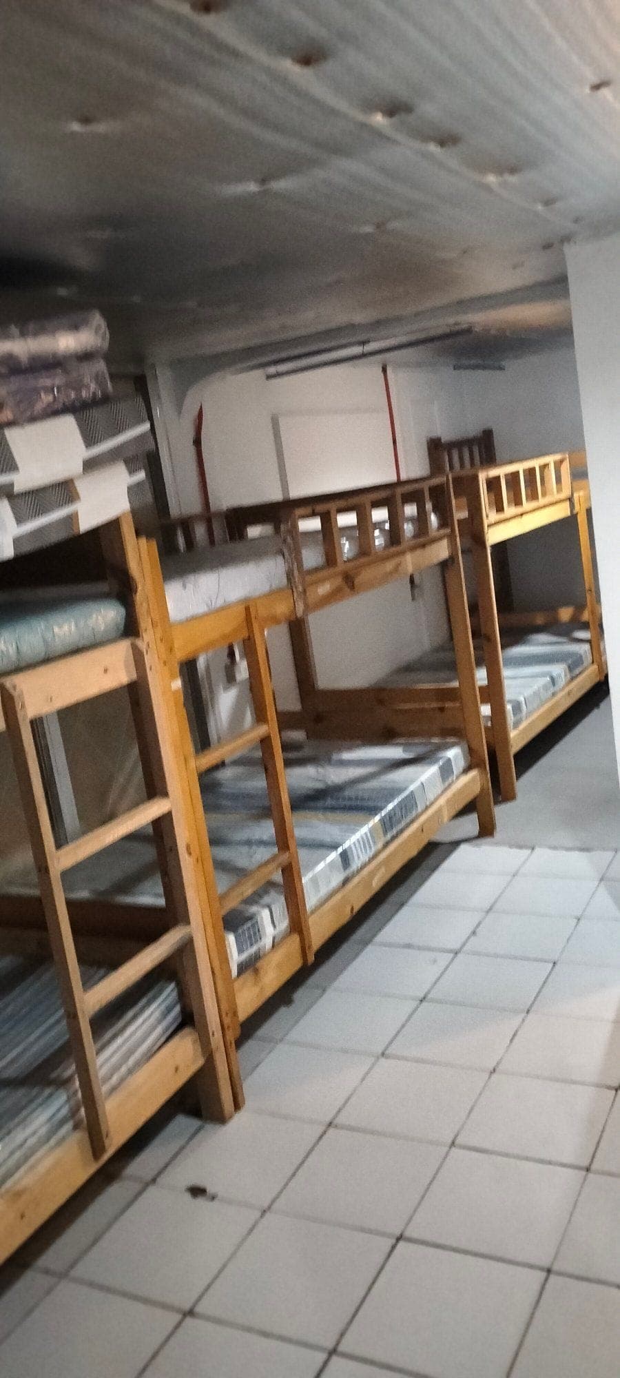 no Depo...1 month advance LNG move in na...included water electric...no curfew..bedspace available.. - photo 6