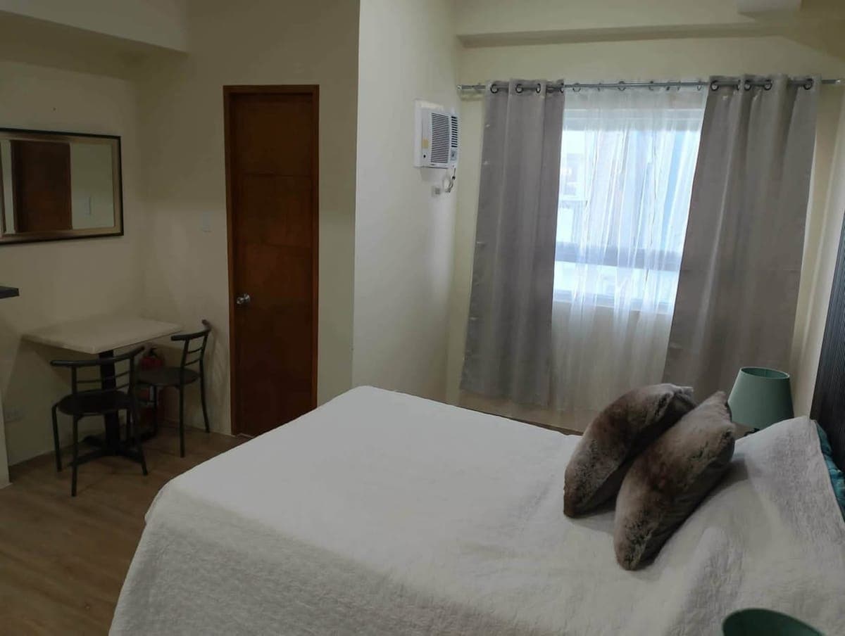 ✨ FOR RENT – Studio Unit with Balcony at Northwoods Residences ✨ - photo 3