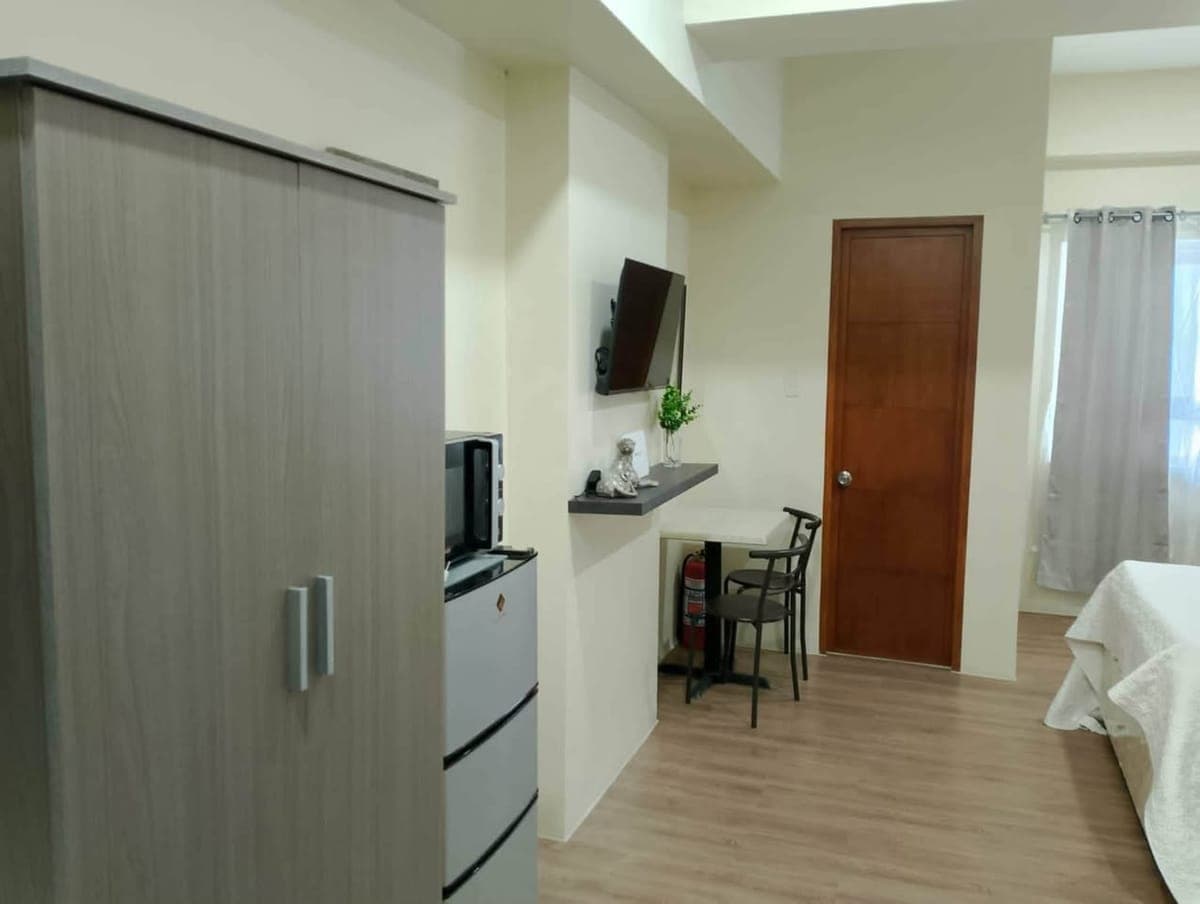 ✨ FOR RENT – Studio Unit with Balcony at Northwoods Residences ✨ - photo 5