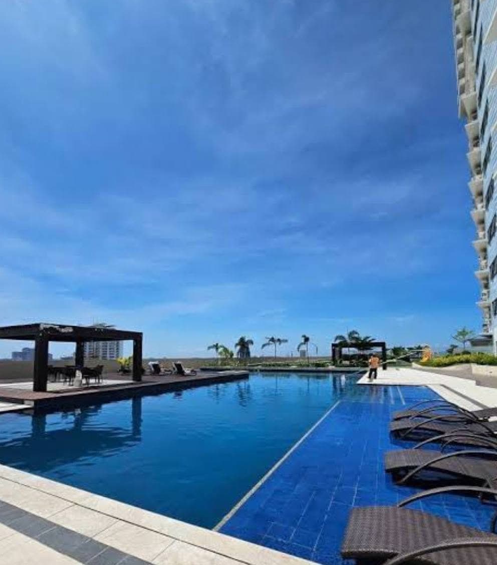 FOR RENT TAFT EAST GATE AYALA - photo 1