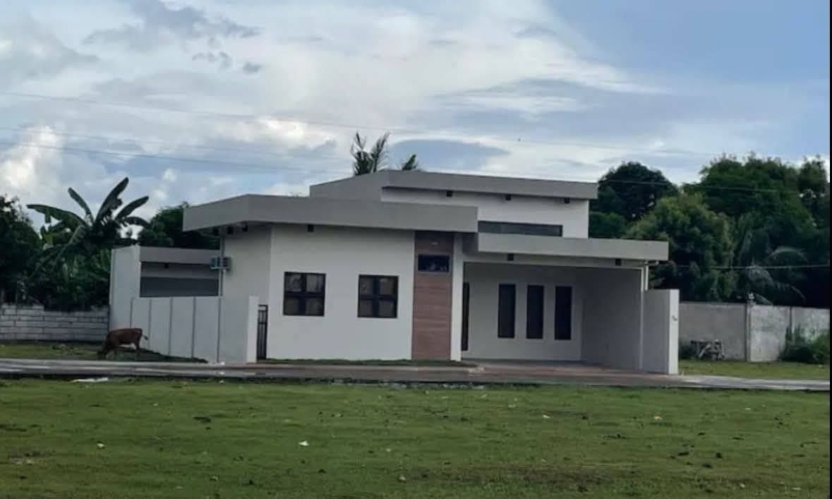 **BUNGALOW HOUSE - STA. FE, BANTAYAN ISLAND** - photo 1