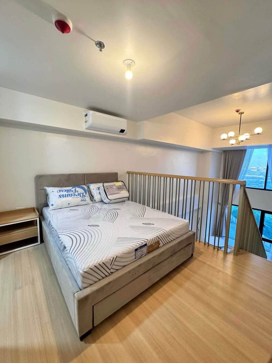 For Rent 1 Bedroom Loft Type Unit in Mandani Bay Suites Tower 2 - photo 1