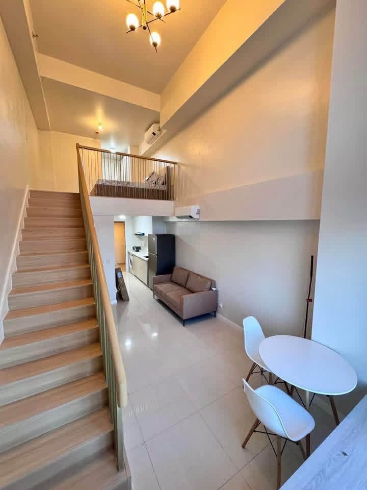 For Rent 1 Bedroom Loft Type Unit in Mandani Bay Suites Tower 2 - photo 2