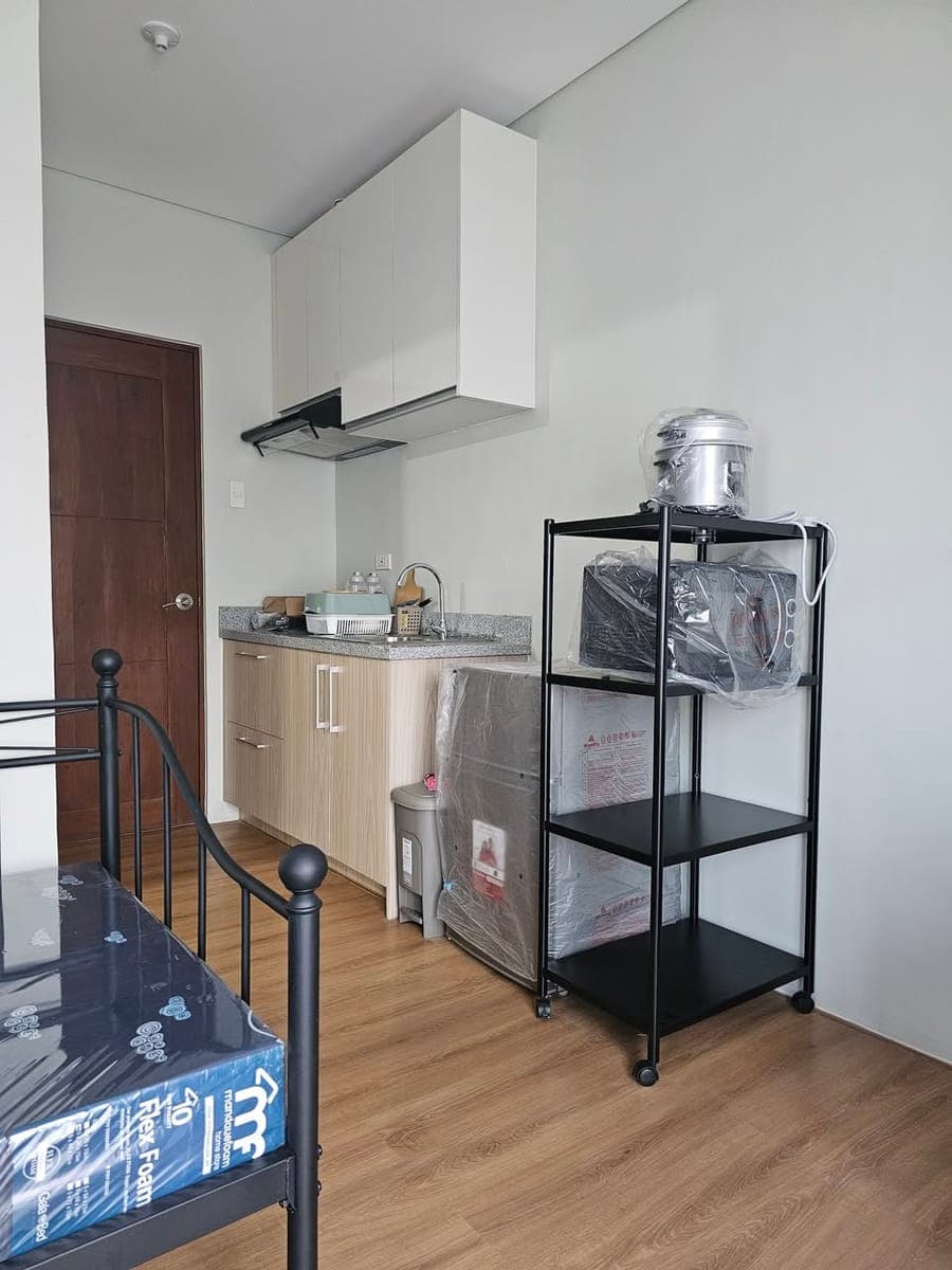 **Studio Unit with Balcony for Rent** - photo 5