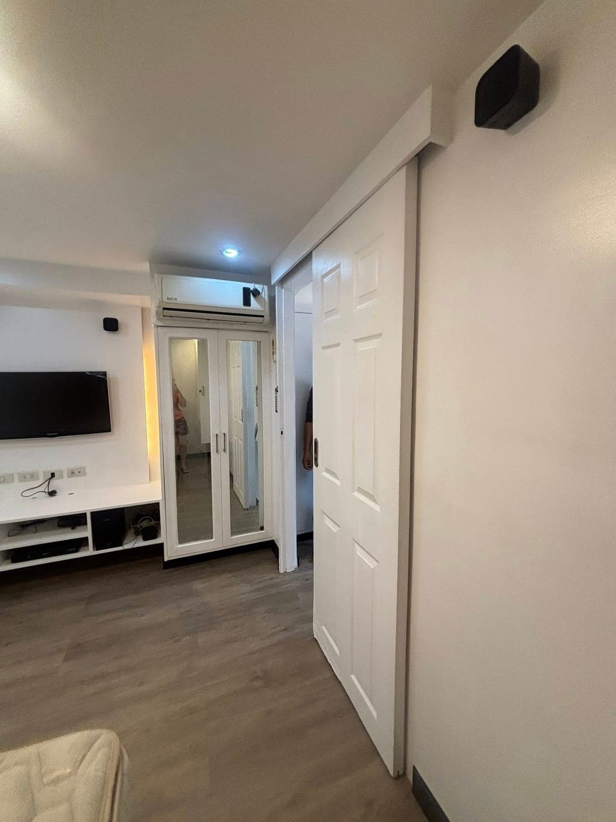 ✅FOR Rent Condo in Q.C FULLY FURNISH with -2BR //𝟰𝟱 𝘀𝗾𝗺 𝟮-𝟰 𝗽𝗲𝗿𝘀𝗼𝗻 - photo 9