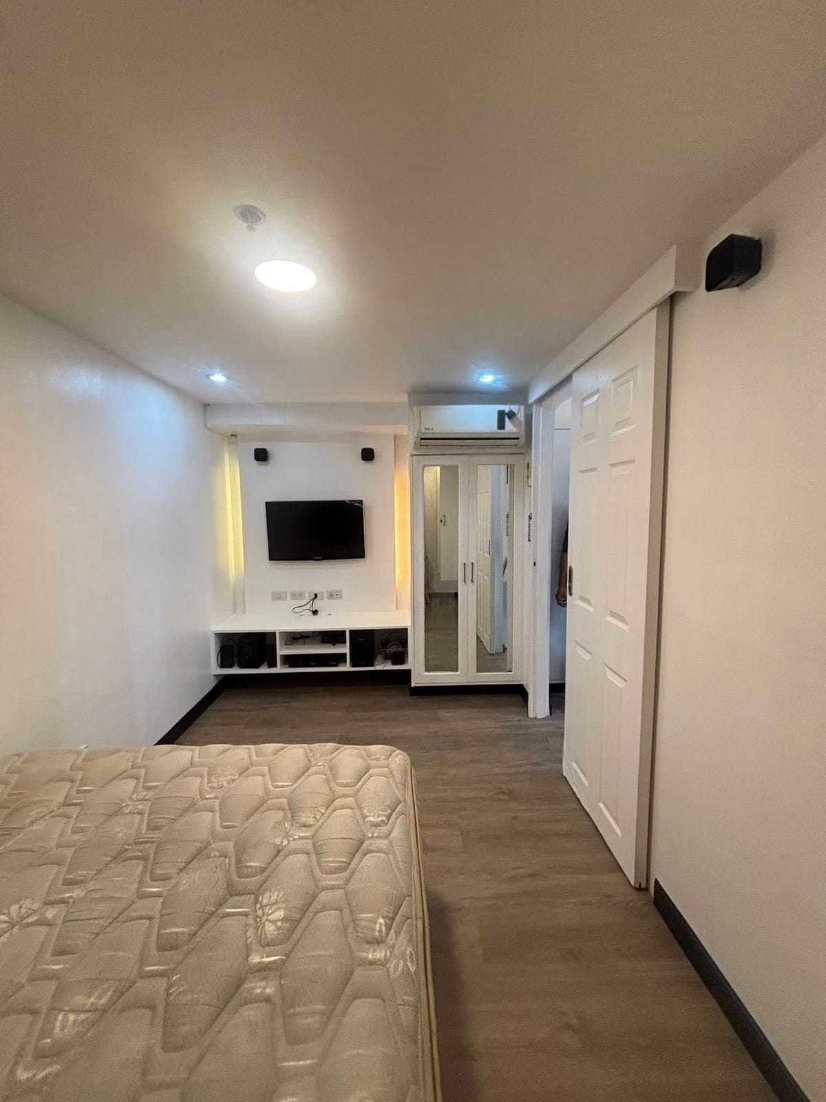 ✅FOR Rent Condo in Q.C FULLY FURNISH with -2BR //𝟰𝟱 𝘀𝗾𝗺 𝟮-𝟰 𝗽𝗲𝗿𝘀𝗼𝗻 - photo 10