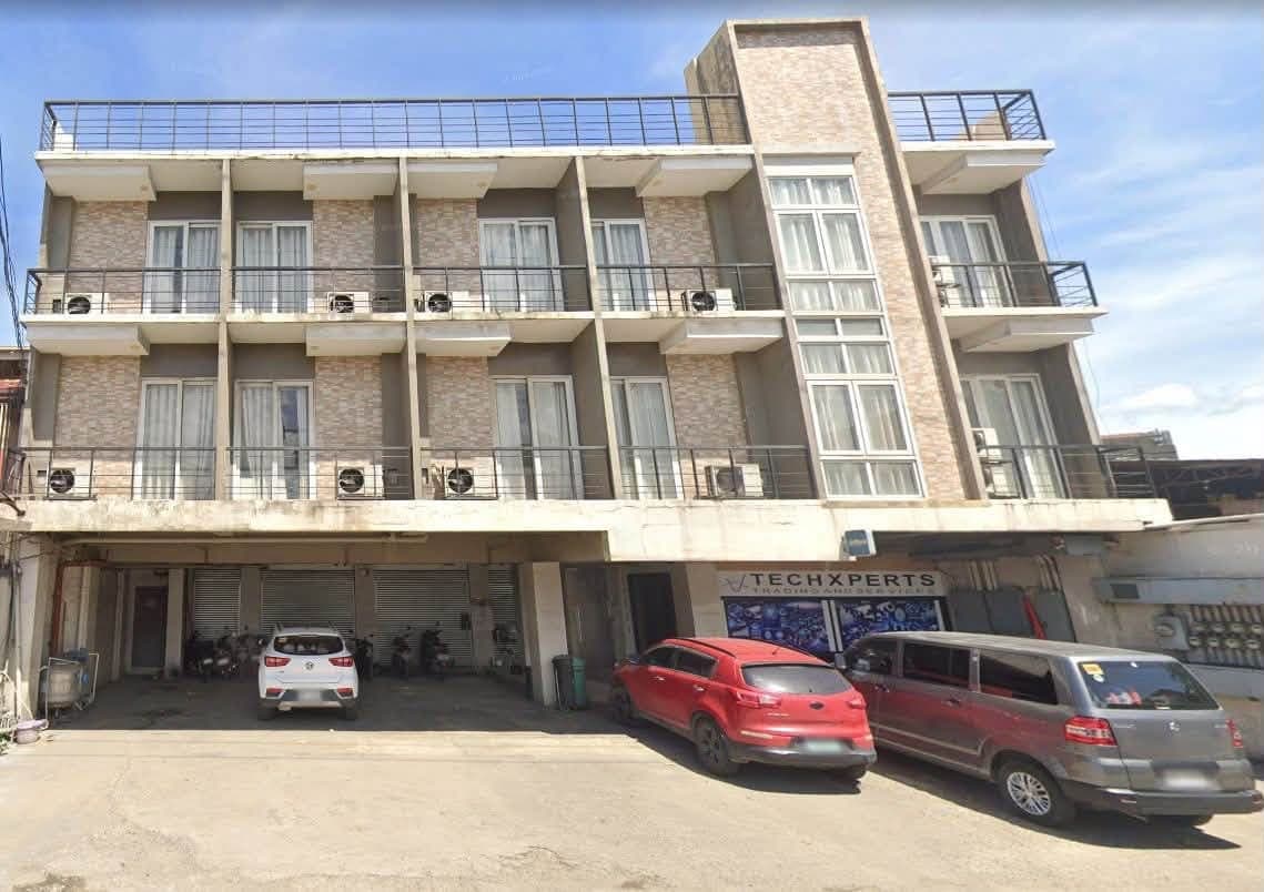 Building for rent - photo 1