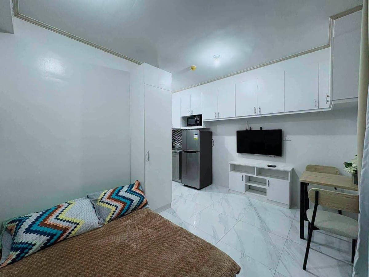 BRANDNEW STUDIO Unit in Casa Mira Guadalupe, Cebu City - photo 2
