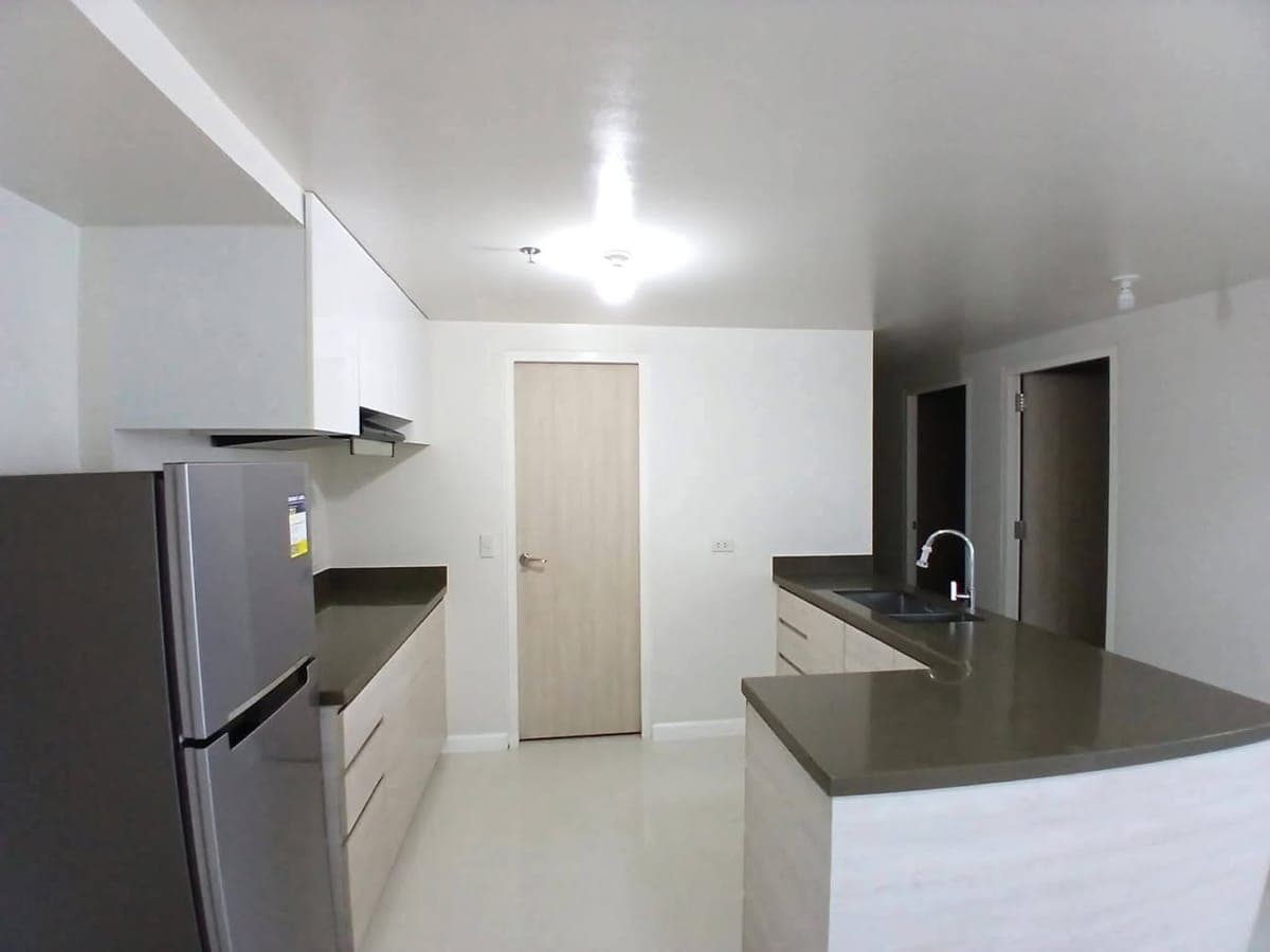 3BR Condo for Rent – Mandani Bay Suites Tower 1 - photo 2
