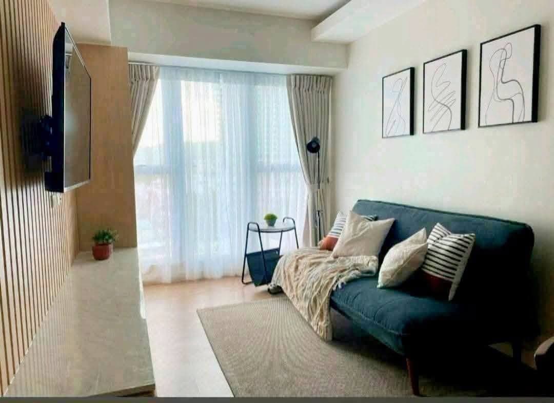For Rent 2 Bedroom Furnished Condo in Solinea Tower 3 w/ Parking - photo 4