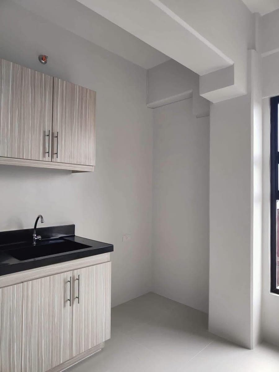 FOR RENT | 1-BEDROOM CONDO UNIT - photo 2
