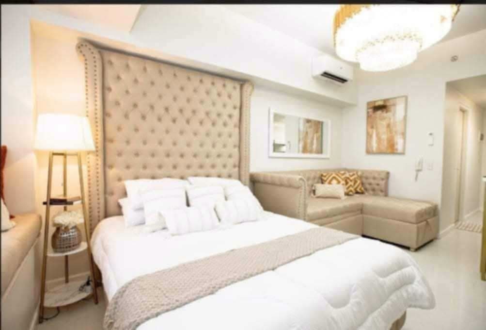 Studio Unit for Rent at Mandani Bay–₱30,000/month including condo dues (negotiable) - photo 4