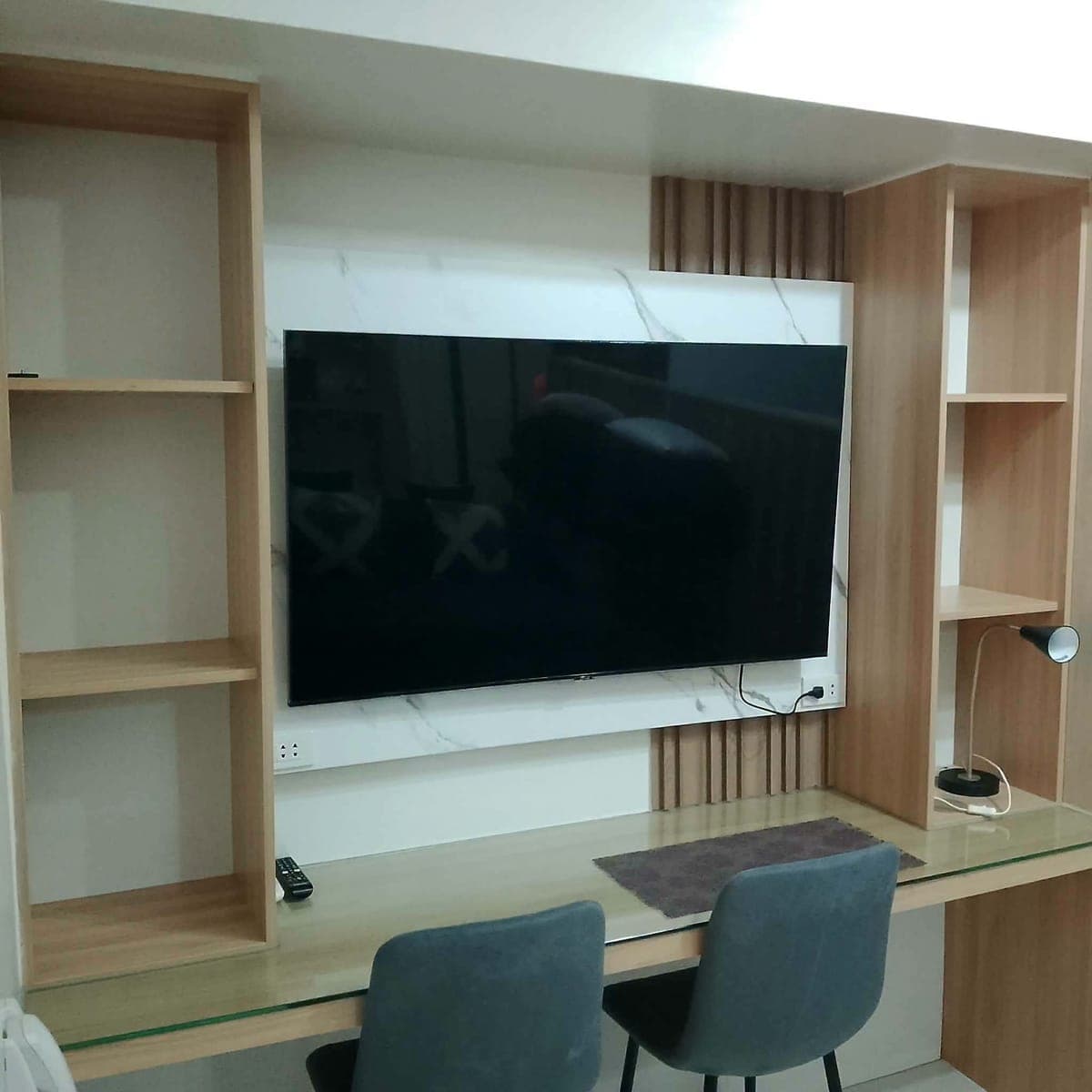 Studio Unit for Rent at Mandani Bay – ₱28,000/month (Condo Dues Included) - photo 1